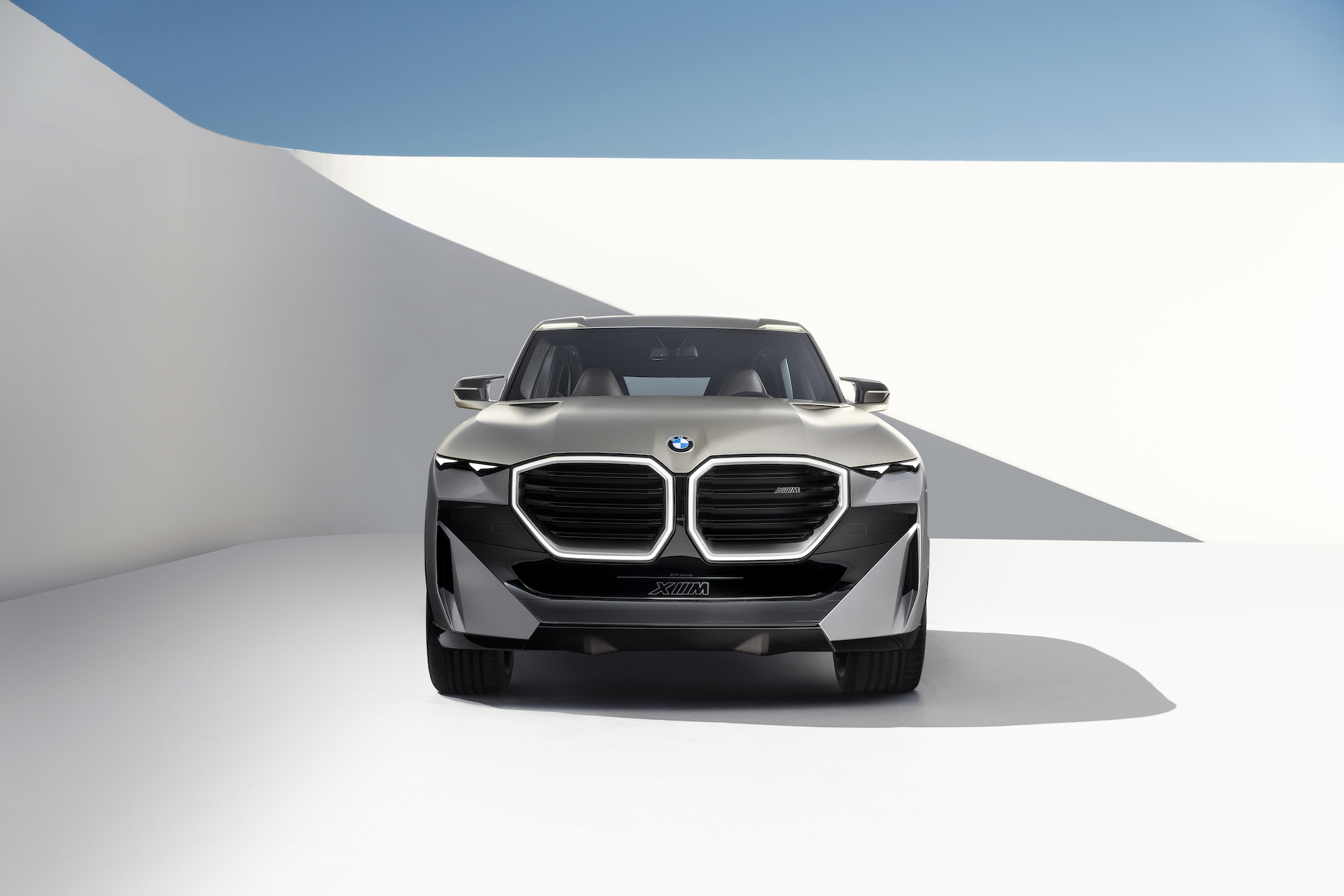 Name:  BMW_Concept_XM_03.jpg
Views: 16226
Size:  729.1 KB