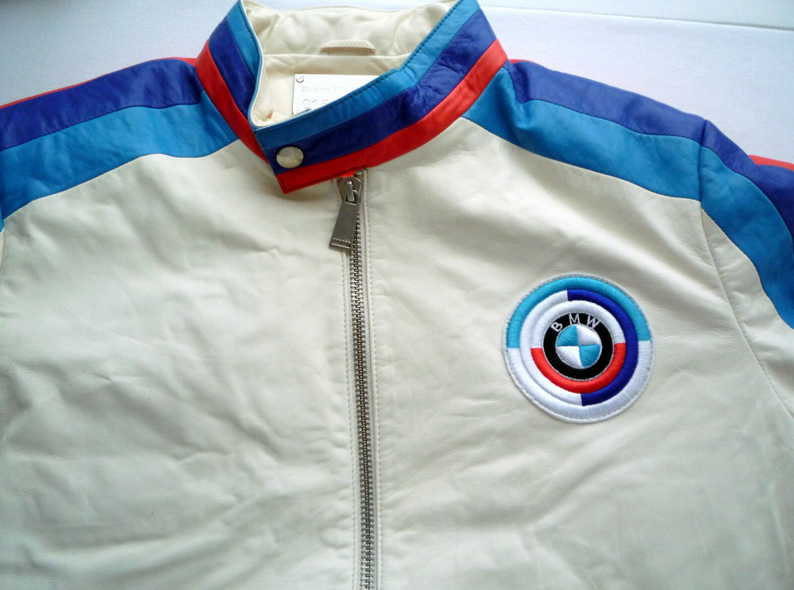 Name:  BMW_M_Jacket_04.jpg
Views: 11714
Size:  290.6 KB