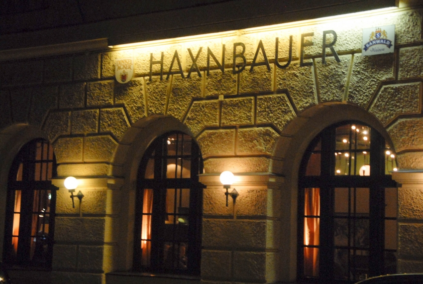 Name:  Haxnbauer im Scholastikahaus .jpg
Views: 12112
Size:  412.3 KB