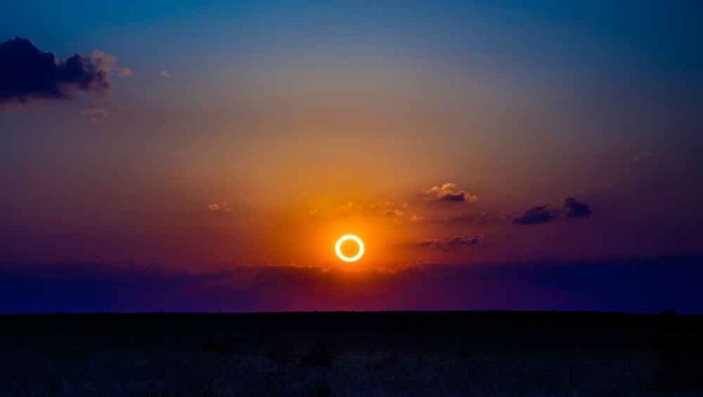 Name:  Eclipse..jpg
Views: 124
Size:  95.2 KB