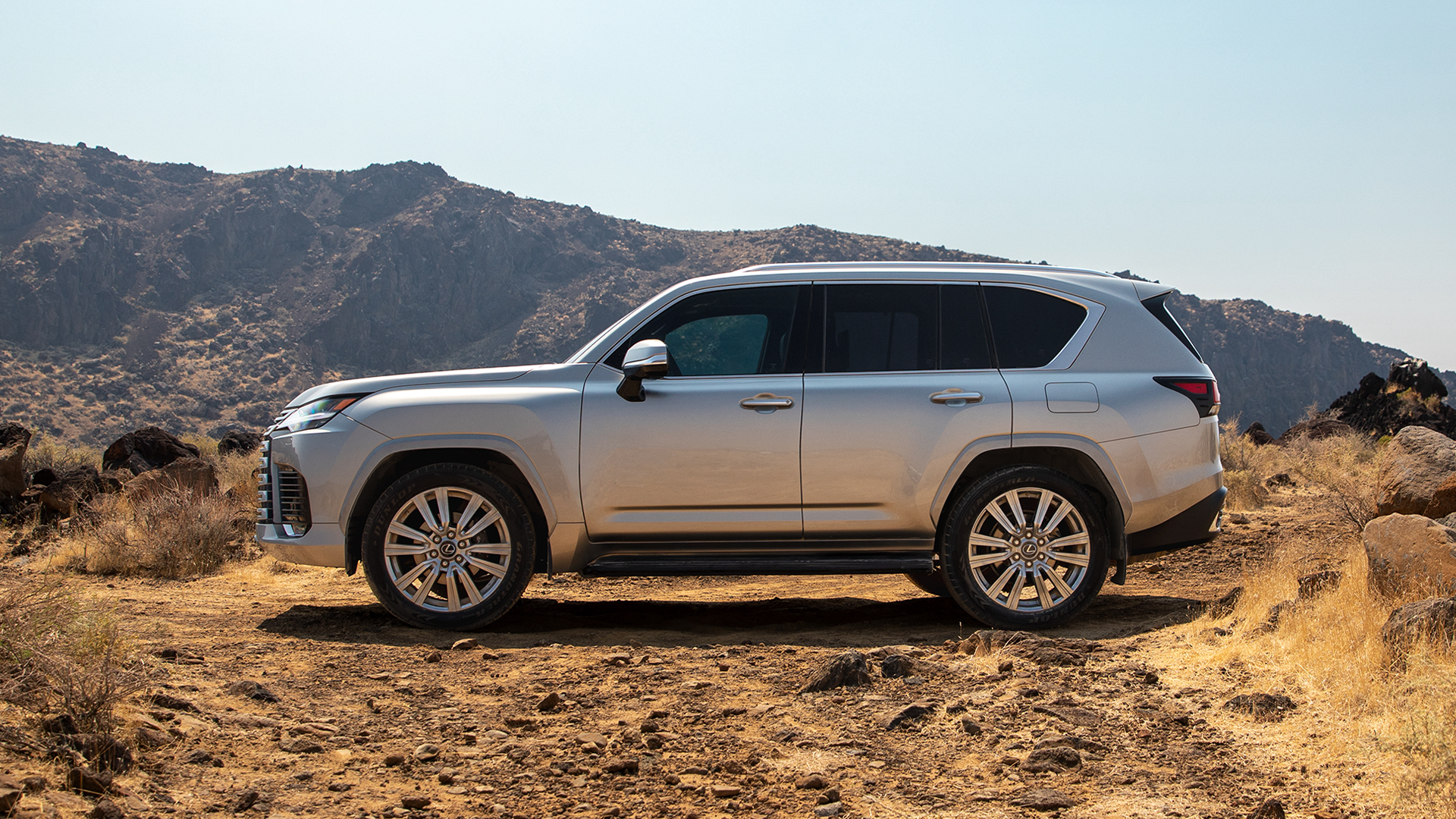 Name:  lexus-lx_100810350_h.jpg
Views: 1676
Size:  2.03 MB